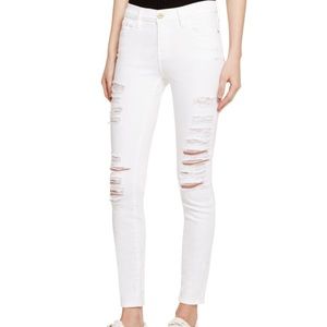 New with Tags size 26 frame jeans!